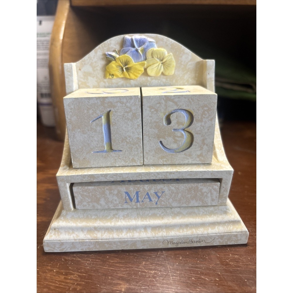 Hallmark Marjolein Bastin‎ Marble Perpetual Desk calendar with pansies